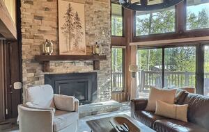 Well-Appointed Townhome Overlooking Dillon Reservoir - Silverthorne, Colorado
