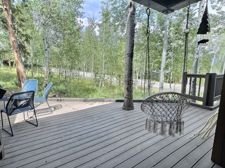 Well-Appointed Townhome Overlooking Dillon Reservoir - Silverthorne, Colorado