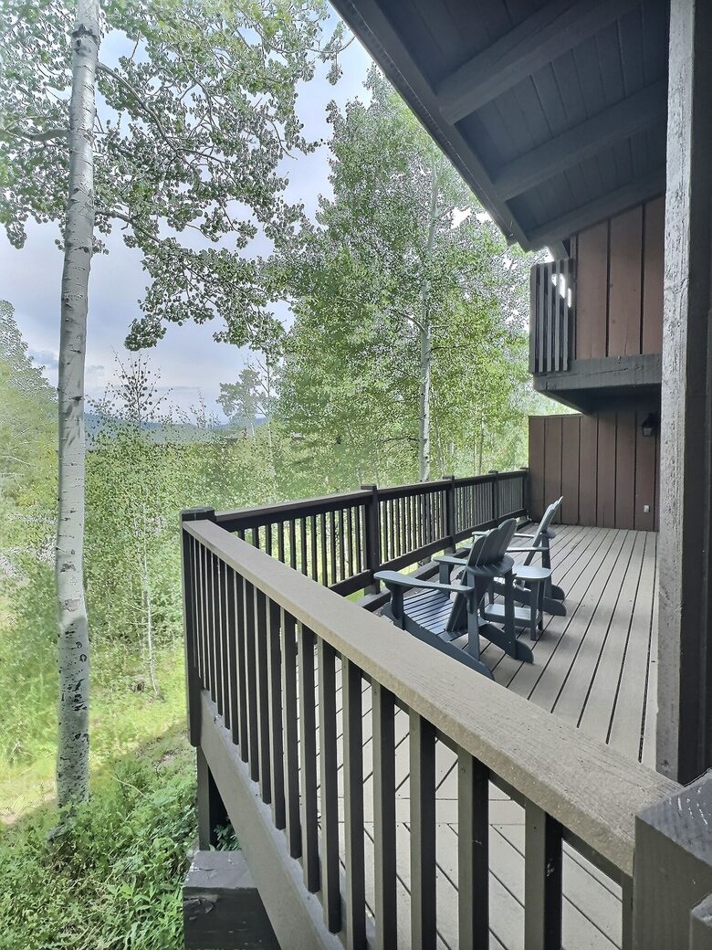 Well-Appointed Townhome Overlooking Dillon Reservoir - Silverthorne, Colorado
