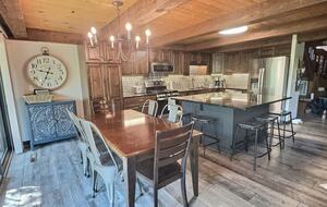 Well-Appointed Townhome Overlooking Dillon Reservoir - Silverthorne, Colorado