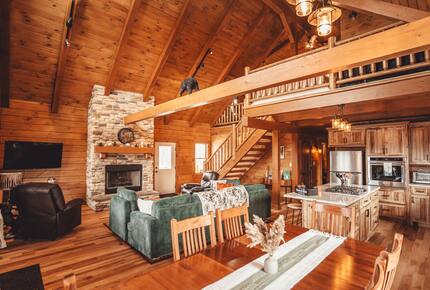 A Secluded Hocking Hills Cabin Retreat - McArthur, Ohio