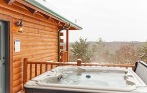 A Secluded Hocking Hills Cabin Retreat - McArthur, Ohio