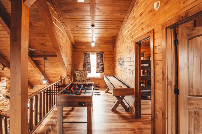 A Secluded Hocking Hills Cabin Retreat - McArthur, Ohio