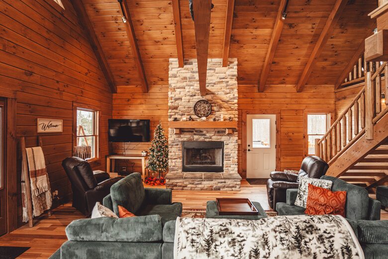 A Secluded Hocking Hills Cabin Retreat - McArthur, Ohio