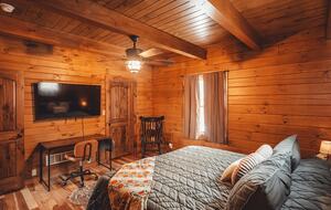 A Secluded Hocking Hills Cabin Retreat - McArthur, Ohio