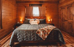 A Secluded Hocking Hills Cabin Retreat - McArthur, Ohio