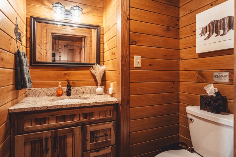 A Secluded Hocking Hills Cabin Retreat - McArthur, Ohio