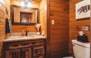 A Secluded Hocking Hills Cabin Retreat - McArthur, Ohio