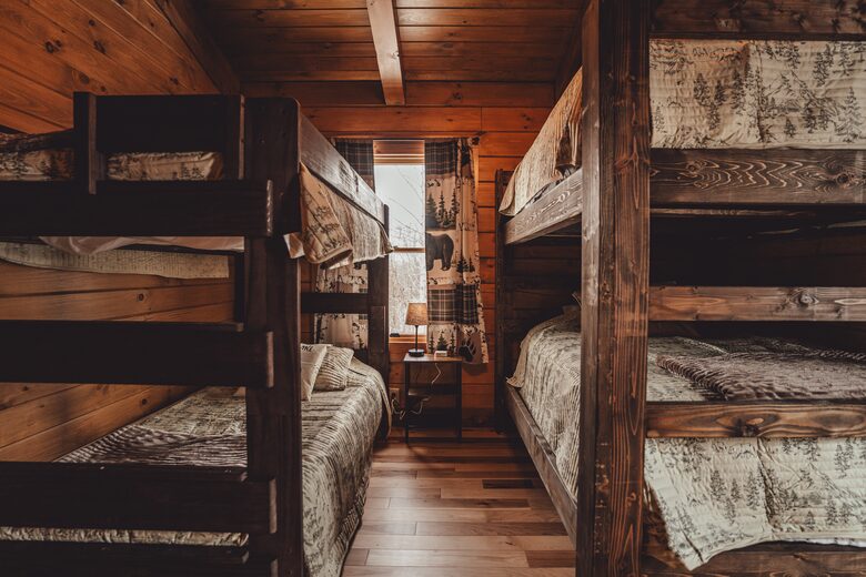 A Secluded Hocking Hills Cabin Retreat - McArthur, Ohio