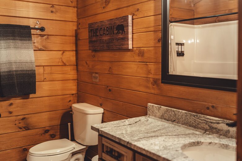 A Secluded Hocking Hills Cabin Retreat - McArthur, Ohio