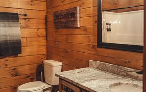 A Secluded Hocking Hills Cabin Retreat - McArthur, Ohio