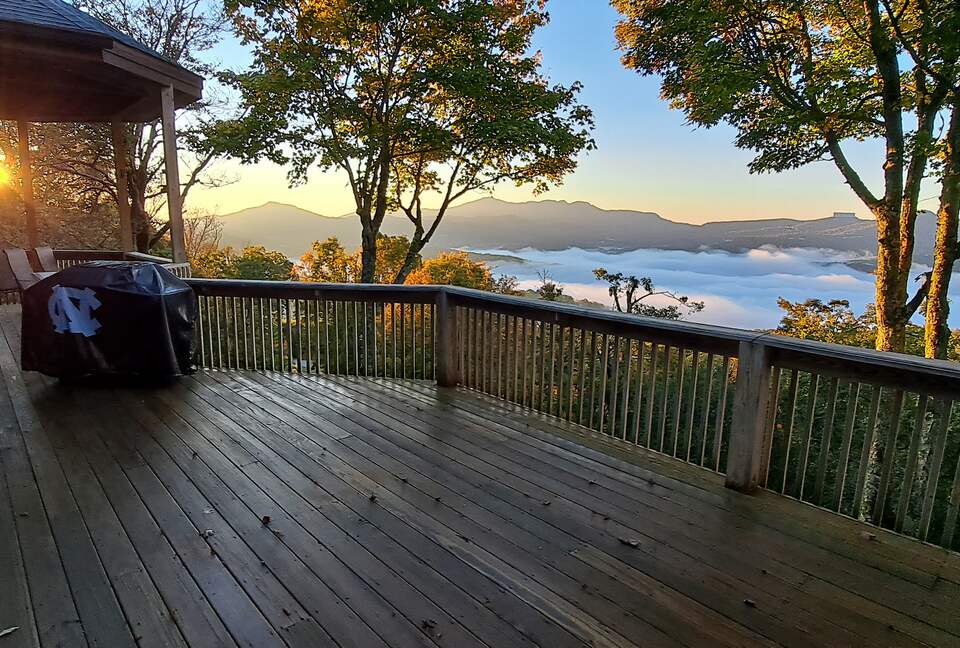 Balcony - Sunrise and Grandfather Mtn view