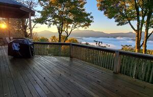 Balcony - Sunrise and Grandfather Mtn view