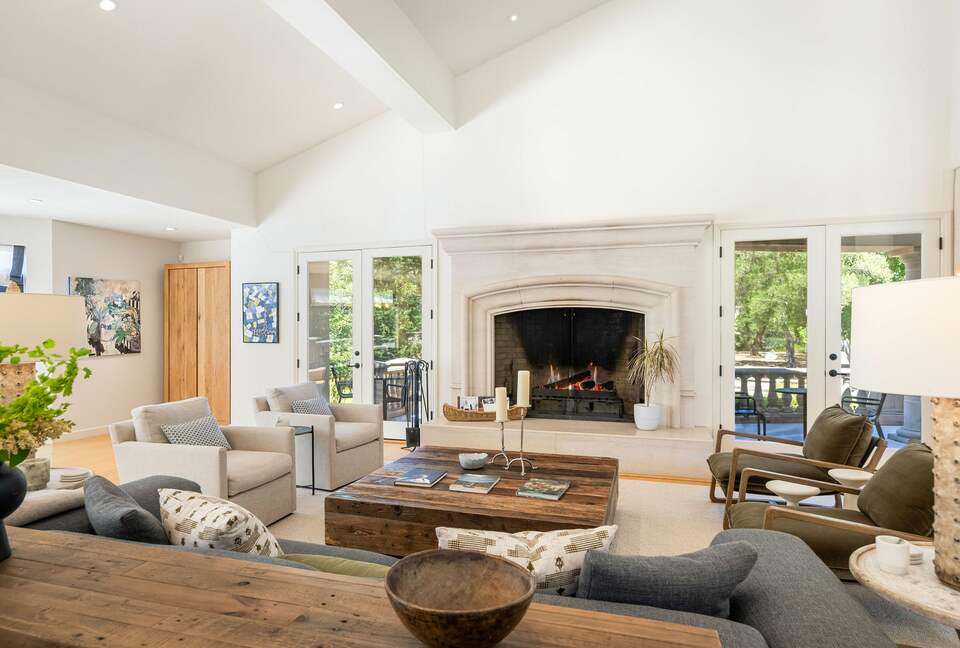 Luxury Wine Country Retreat Surrounded by Oaks & Open Skies - Sonoma, California