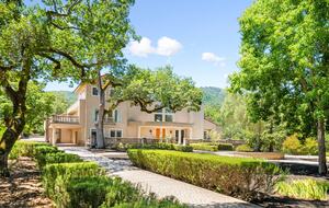 Luxury Wine Country Retreat Surrounded by Oaks & Open Skies - Sonoma, California