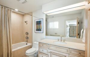 Luxury Wine Country Retreat Surrounded by Oaks & Open Skies - Sonoma, California