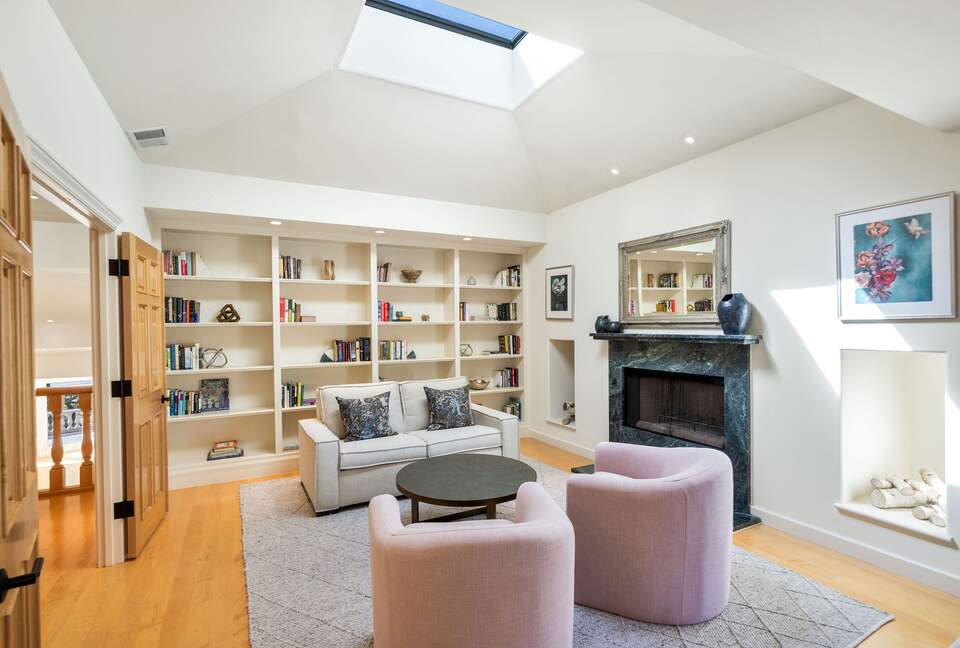 Luxury Wine Country Retreat Surrounded by Oaks & Open Skies - Sonoma, California