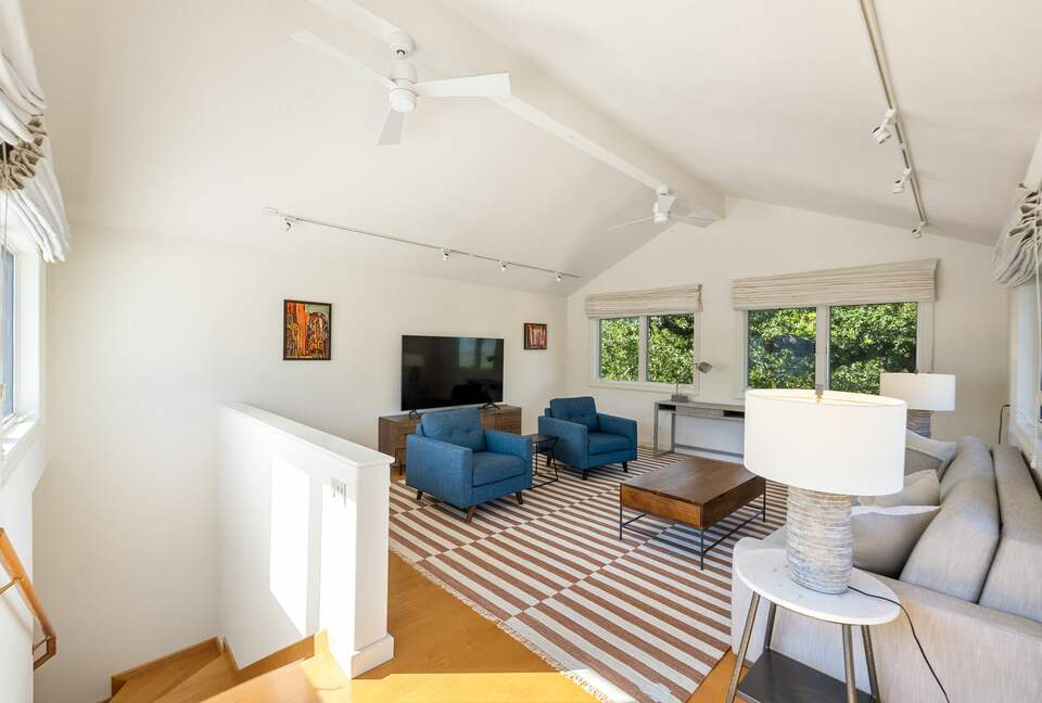 Luxury Wine Country Retreat Surrounded by Oaks & Open Skies - Sonoma, California