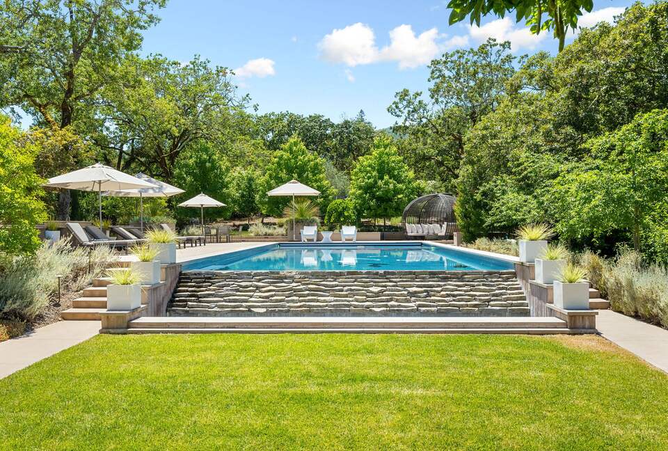 Luxury Wine Country Retreat Surrounded by Oaks & Open Skies - Sonoma, California