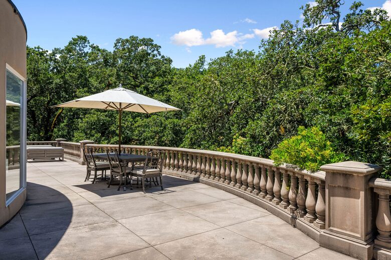 Luxury Wine Country Retreat Surrounded by Oaks & Open Skies - Sonoma, California