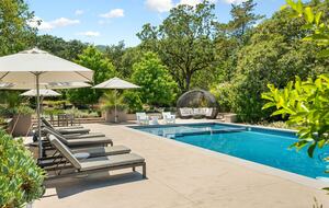 Luxury Wine Country Retreat Surrounded by Oaks & Open Skies - Sonoma, California