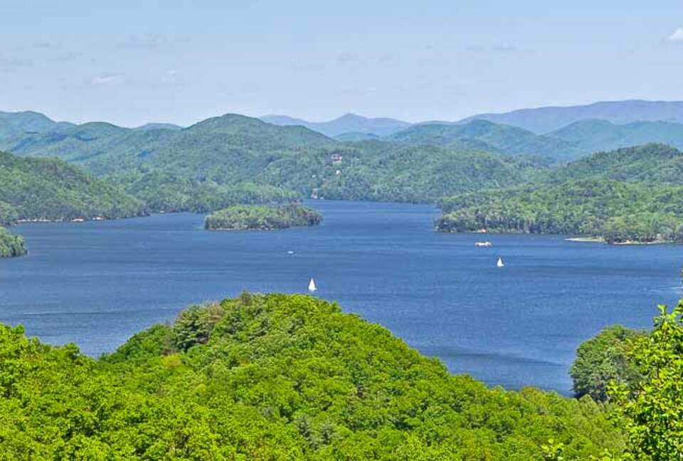 Lake Watagua - 30 minute drive