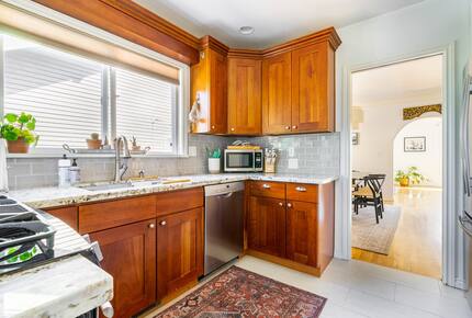 Modern Comfort in a Classic Beacon Hill Home - Seattle, Washington