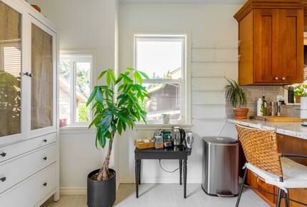 Modern Comfort in a Classic Beacon Hill Home - Seattle, Washington