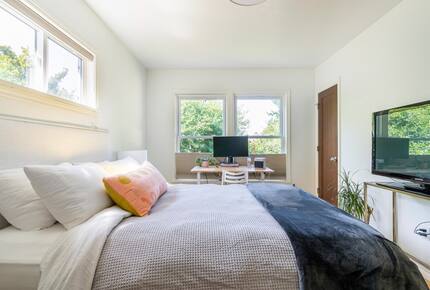 Modern Comfort in a Classic Beacon Hill Home - Seattle, Washington