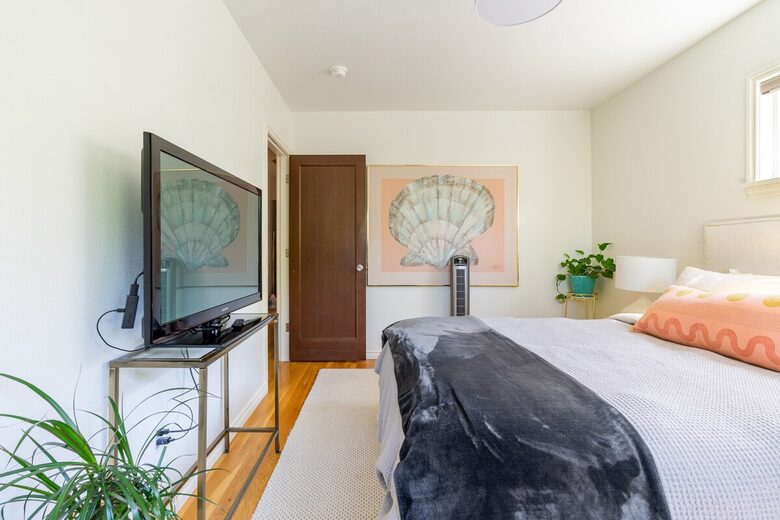 Modern Comfort in a Classic Beacon Hill Home - Seattle, Washington