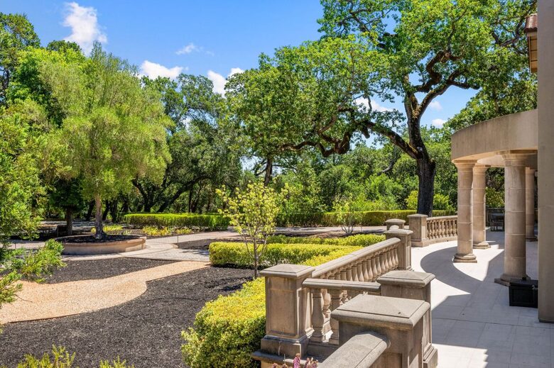 Luxury Wine Country Retreat Surrounded by Oaks & Open Skies - Sonoma, California