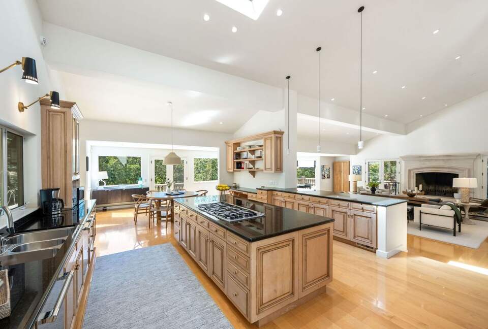 Luxury Wine Country Retreat Surrounded by Oaks & Open Skies - Sonoma, California