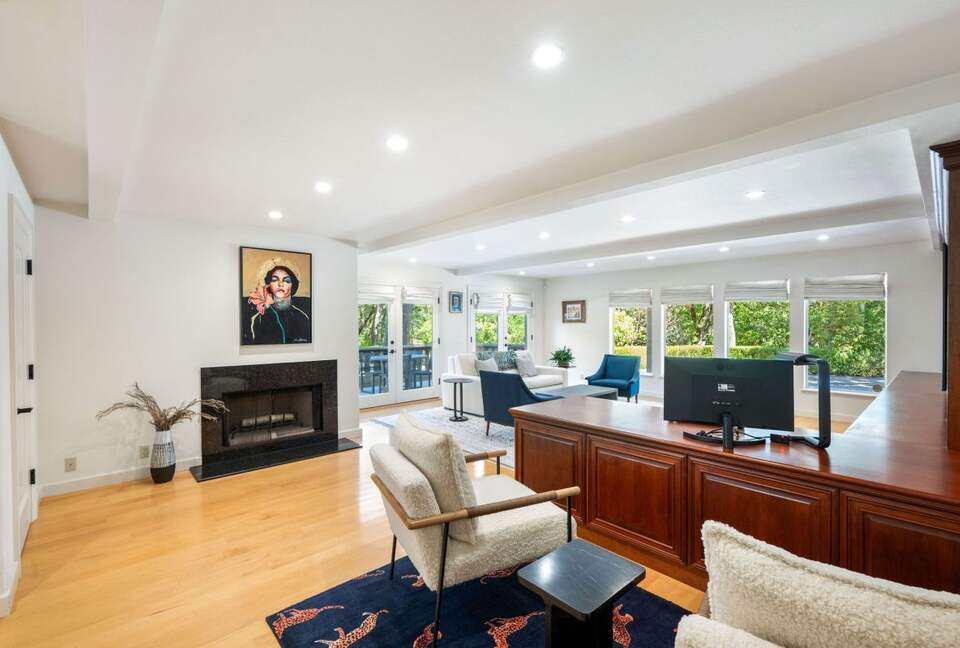 Luxury Wine Country Retreat Surrounded by Oaks & Open Skies - Sonoma, California