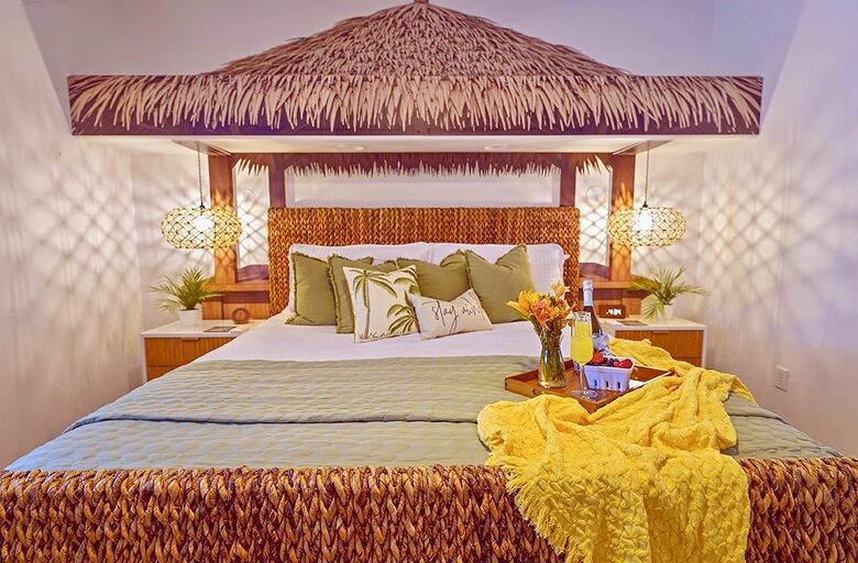 Siesta Key Tiki Hut Hideaway | With large private pool & spa - Sarasota, Florida