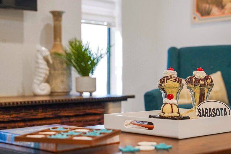 Siesta Key Tiki Hut Hideaway | With large private pool & spa - Sarasota, Florida