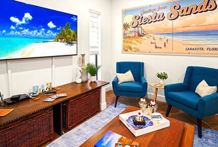 Siesta Key Tiki Hut Hideaway | With large private pool & spa - Sarasota, Florida