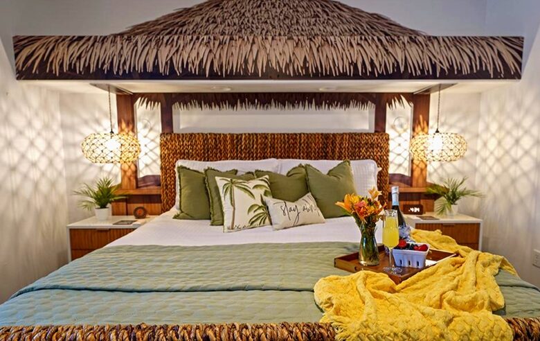Siesta Key Tiki Hut Hideaway | With large private pool & spa - Sarasota, Florida