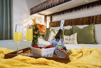 Siesta Key Tiki Hut Hideaway | With large private pool & spa - Sarasota, Florida