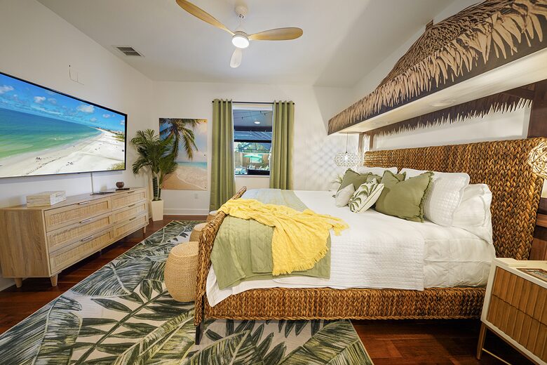 Siesta Key Tiki Hut Hideaway | With large private pool & spa - Sarasota, Florida