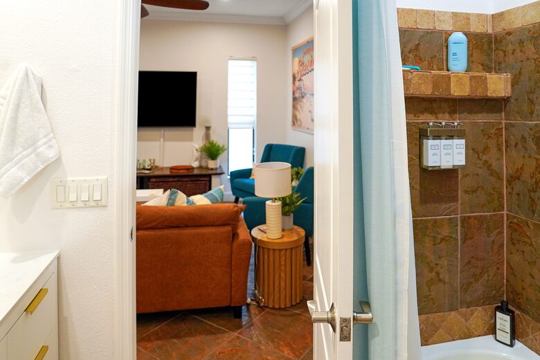 Siesta Key Tiki Hut Hideaway | With large private pool & spa - Sarasota, Florida