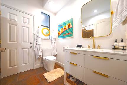 Siesta Key Tiki Hut Hideaway | With large private pool & spa - Sarasota, Florida