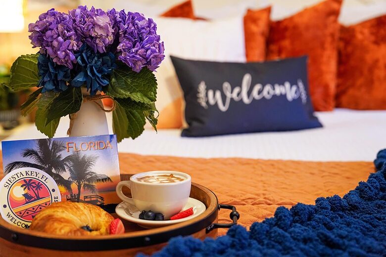 Siesta Key Tiki Hut Hideaway | With large private pool & spa - Sarasota, Florida