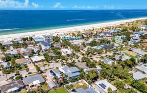 Clearwater Beach Bungalow - Clearwater Beach, Florida