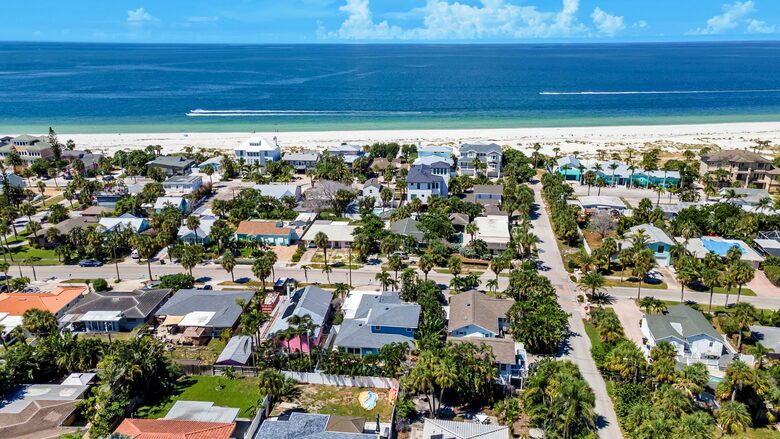 Clearwater Beach Bungalow - Clearwater Beach, Florida