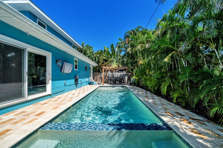 Clearwater Beach Bungalow - Clearwater Beach, Florida