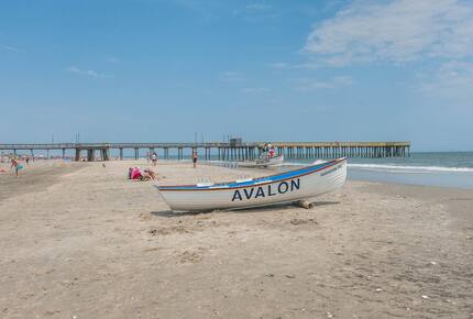 A Relaxed Coastal Home with Pool Near Avalon Beach - Avalon, New Jersey