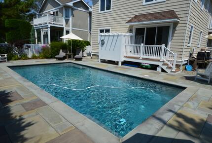 A Relaxed Coastal Home with Pool Near Avalon Beach - Avalon, New Jersey