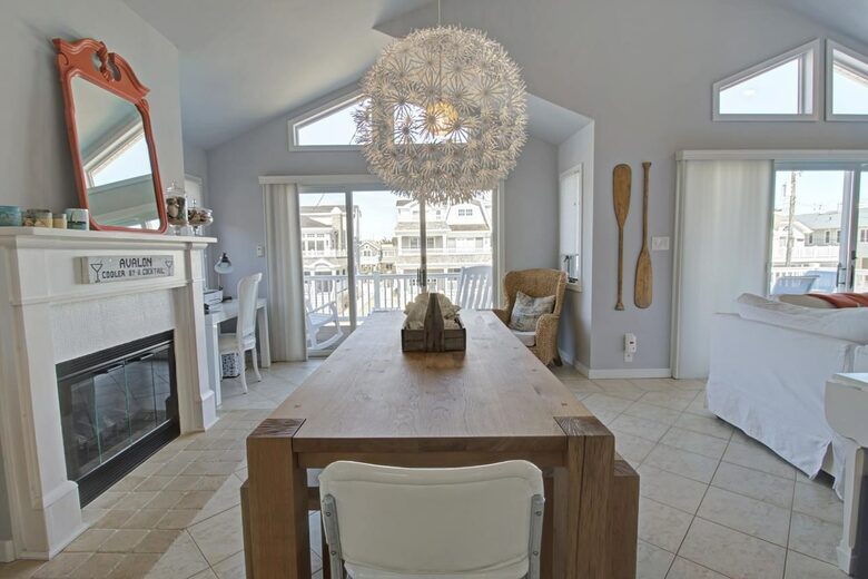 A Relaxed Coastal Home with Pool Near Avalon Beach - Avalon, New Jersey