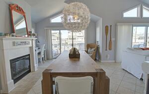 A Relaxed Coastal Home with Pool Near Avalon Beach - Avalon, New Jersey