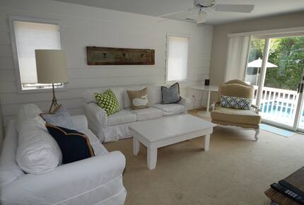 A Relaxed Coastal Home with Pool Near Avalon Beach - Avalon, New Jersey